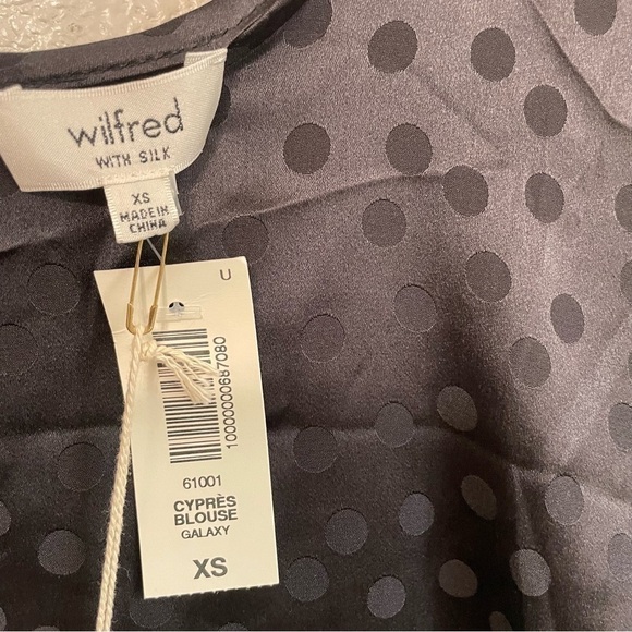 NWT Aritzia Wilfred 100% Silk Cypres Short Sleeve Keyhole Back Top Black XS - Picture 5 of 7